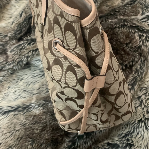 Coach Signature Triple Compartment Shoulder Bag & Charm - Picture 8 of 15